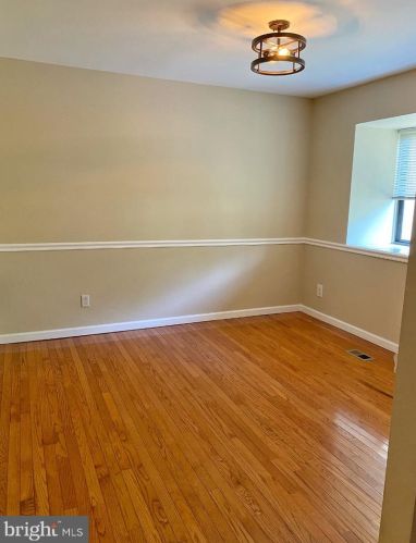 1515 Farsta Ct, Herndon VA  20190-4911 exterior