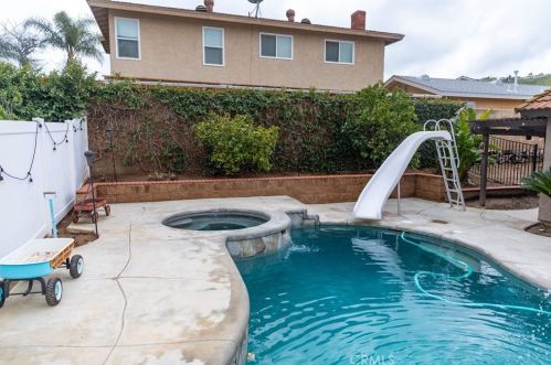 11568 Freedom Trl, Riverside CA  92503-5066 exterior