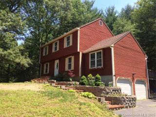 12 Oak Hill Dr, Clinton, CT 06413-2428