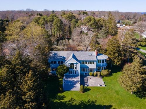 2 Briarcliff Ave, Warwick, RI 02889-6837