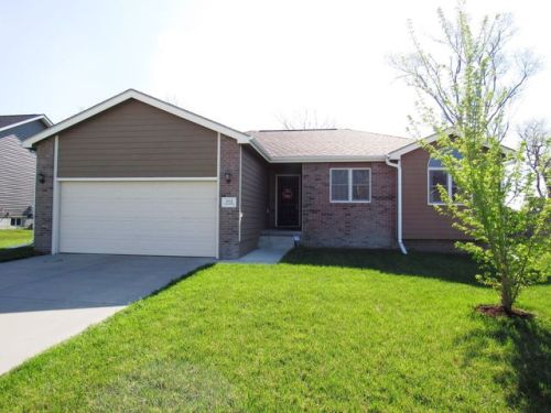 1004 Birchwood Dr, Holland, NE 68372-1426