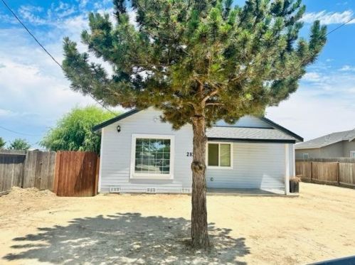 2820 Carol Ln, Modesto, CA 95358-6005