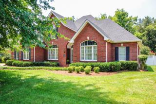 2207 Woodridge Trl, Murfreesboro, TN 37130-1807