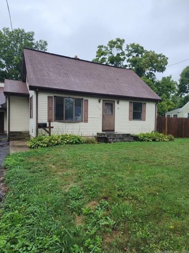 193 Hendley St, Middletown, CT 06457-3521