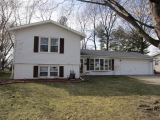 215 Dickinson Rd, Springfield, IL 62704-1220