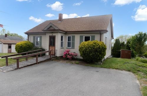 35 Blaisdell Ave, Tiverton, RI 02878-1007