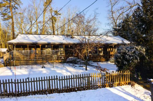 672 Woodbine Pl, Lacey, NJ 08731-2219