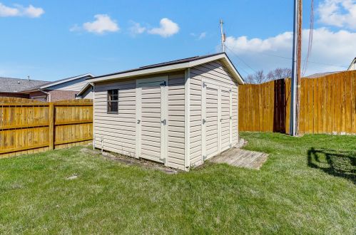 4052 Harris Ln, Springfield OH  45503-6458 exterior