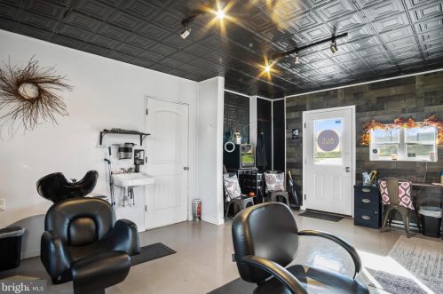 231 Alters Rd, Carlisle PA 17015-8969 exterior