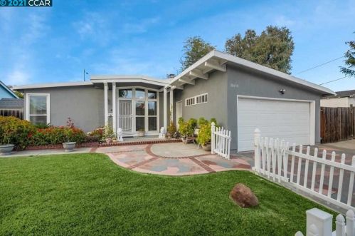 30690 Prestwick Ave, Hayward, CA 94544-7332