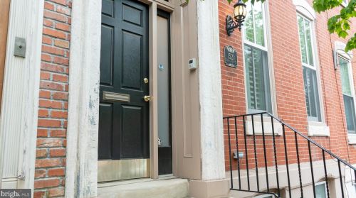 1521 Christian St, Philadelphia, PA 19146-2112