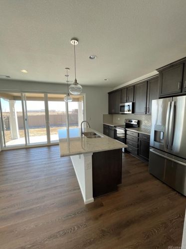 27993 9th Dr, Aurora, CO 80018