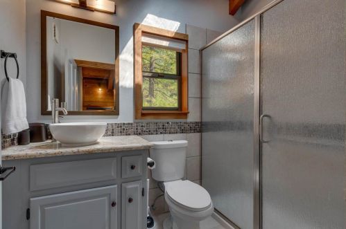 117 Basque Dr, Truckee CA  96161-3907 exterior