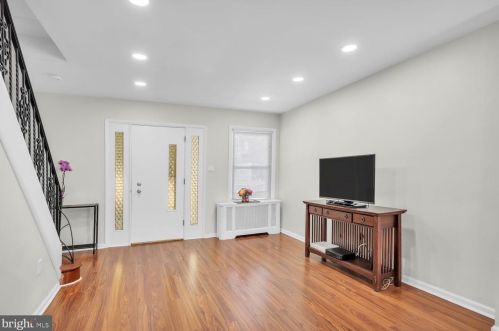 5943 Agusta St, Philadelphia, PA 19149-3607