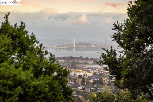 555 Coventry Rd, Berkeley, CA 94707-1328