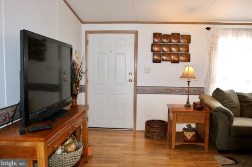 105 Juniper Ct, Lancaster, PA 17603-2177