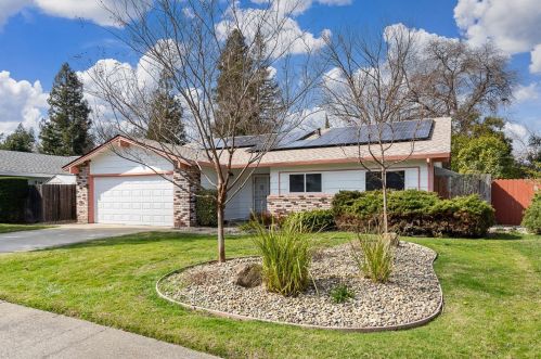 6931 Henning Dr, Citrus Heights, CA 95621-2839