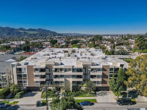 1305 Columbus Ave, Glendale CA  91202-1665 exterior