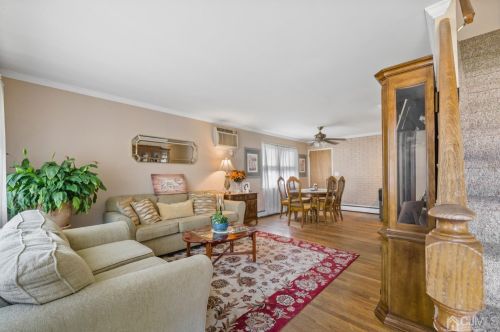 109 Bond St, Iselin, NJ 08830-2423