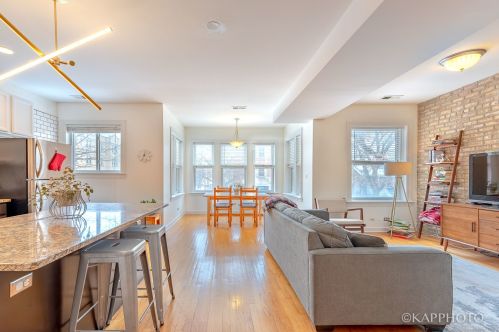 4056 Sacramento Ave, Chicago, IL 60618-2643