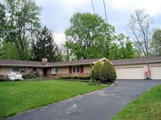 608 Heatherdale Dr, Cincinnati, OH 45231-2726