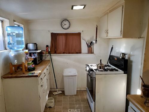 10348 Victoria Ave, Riverside CA  92503-6022 exterior