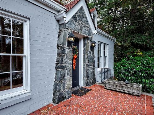 2862 Elliott Cir, Atlanta GA  30305-2727 exterior