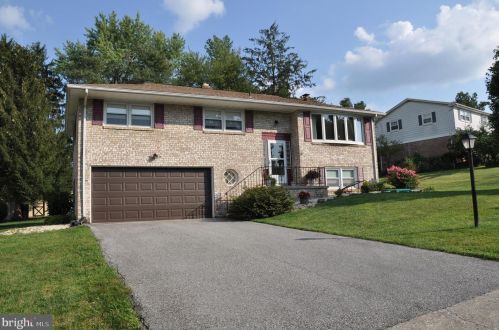 2940 Chesapeake Rd, York, PA 17402-3825