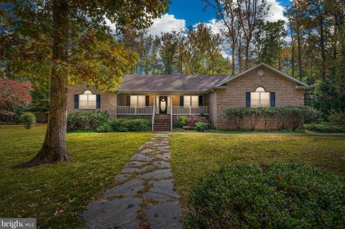 395 Holly Haven Rd, Weems, VA 22576-2540
