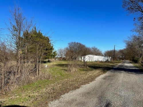 2046 Fm 121, Whitewright TX 75491-7130 exterior