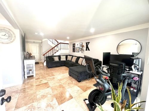 924 Lamark Dr, Anaheim CA  92802 exterior