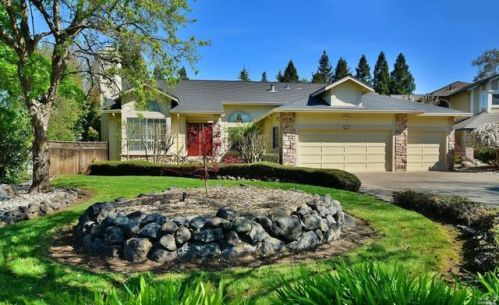 333 Wood Rose Ct, Windsor, CA 95492-8638