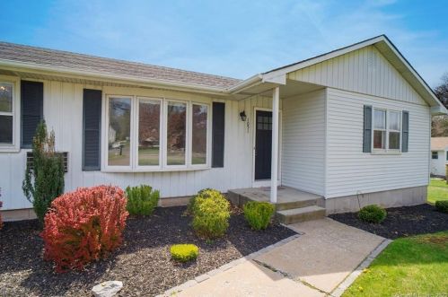 1051 New Rock Hill Rd, Wallingford, CT 06492-2623