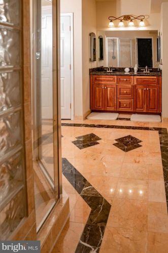 7125 Ayers Mdw Ln, Springfield VA  22150-4915 exterior