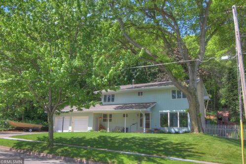 1622 Spruce Dr, Red Wing, MN 55066-3036