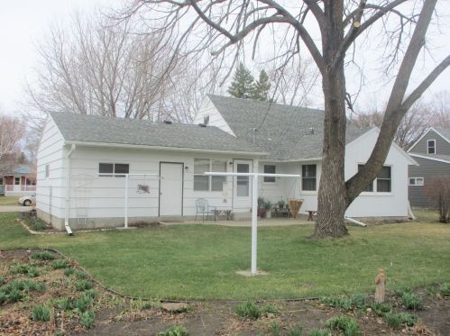 105 California Ave, Morris, MN 56267-1503