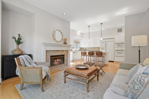 20 Baccharis Pl, Tiburon, CA 94920-2626
