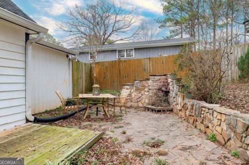 90 Cumberland Dr, Rex GA 30273-1800 exterior