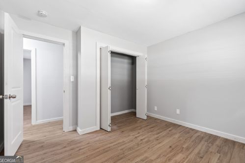 2916 Handy Dr, Atlanta GA  30318-7239 exterior