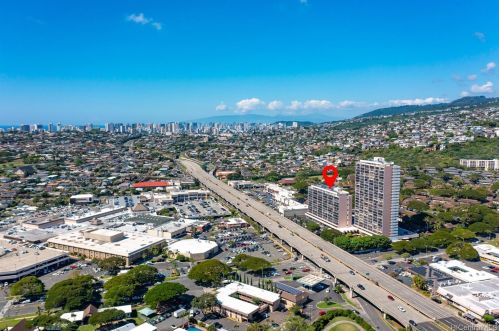 4300 Waialae Ave, Honolulu HI  96816-5735 exterior