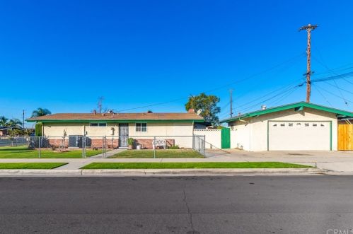 1325 Sandalwood Ave, Anaheim CA  92805-1642 exterior