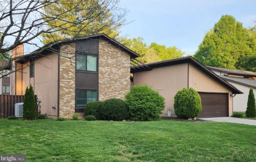 9003 Fort Craig Dr, Springfield VA  22015-2115 exterior