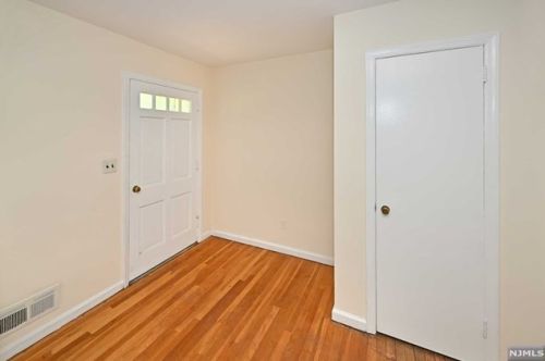 352 Cedar Ave, Ridgewood, NJ 07450-5112