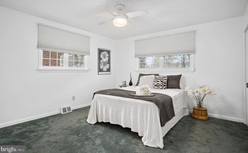 236 Memorial Ave, Haddonfield NJ 08033-2952 exterior