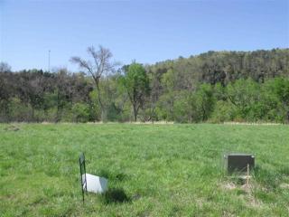 11 Riverside Dr, Norfork, AR 72658-9018