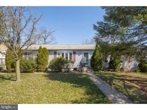21 6th St, Florence, NJ 08518-2407