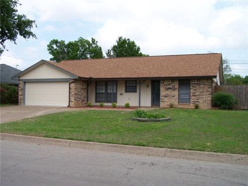 5624 Caracas Dr, Fort Worth TX  76180-6116 exterior