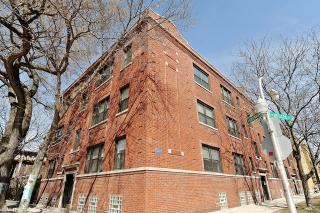 1454 Roscoe St, Chicago, IL 60657-1330