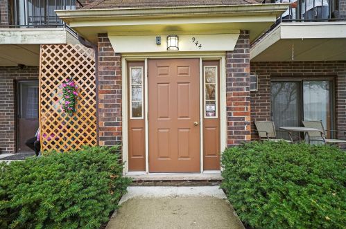 944 Rohlwing Rd, Addison, IL 60101-6118