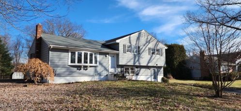 119 Midland Dr, Colchester, CT 06415-1320